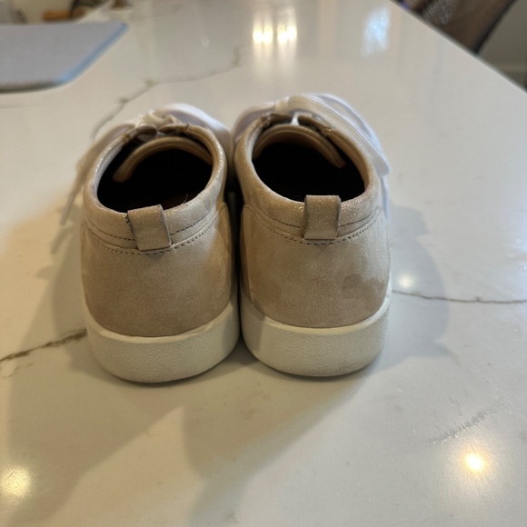 Vionic Winny Low Top Sneaker-Size 9.5 - Picture 5 of 5